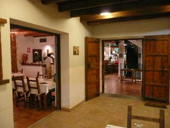 Vista de la entrada al restaurante desde la terraza - Restaurante Es Tancó - San Rafael Ibiza